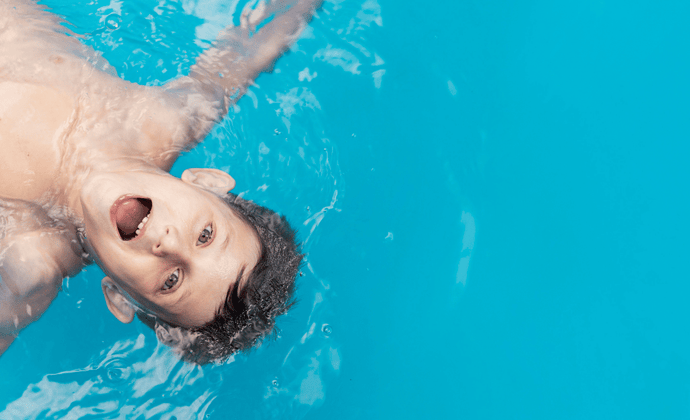 Enfants: Comment sécuriser votre piscine efficacement