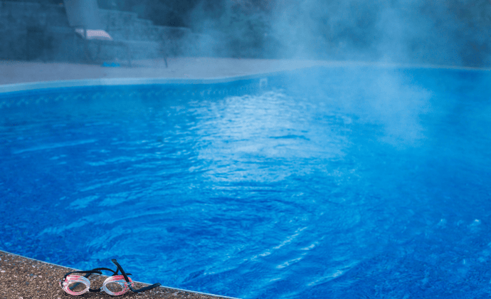 Hoe u uw zwembad kunt verwarmen en warm kunt houden: betaalbare gids